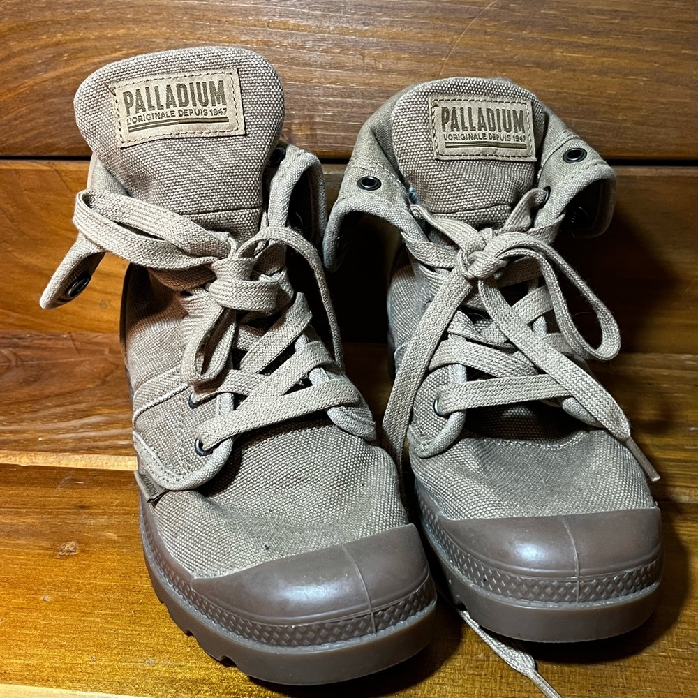Palladium womens Tan boots